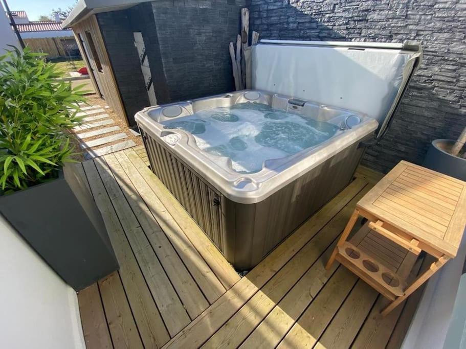 Villa Avec Jacuzzi Proche De La Mer Et Du Centre Barbâtre Екстериор снимка